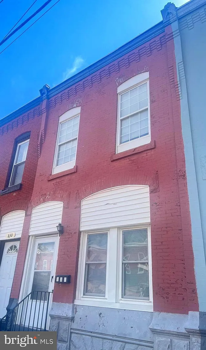832 N Brooklyn St photo 1