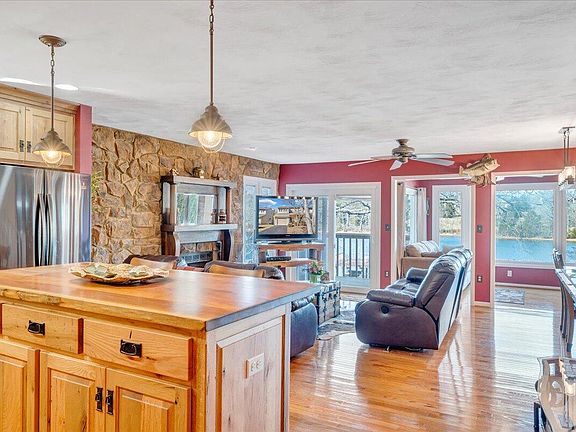 4th image of 287 Waterside Dr