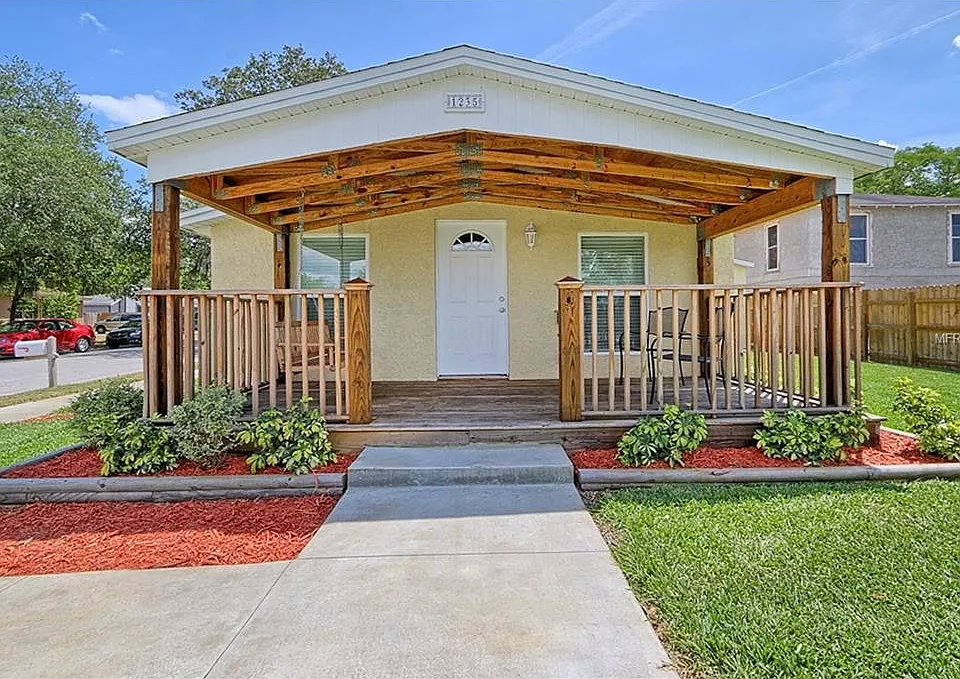1235 Lakeview Rd
