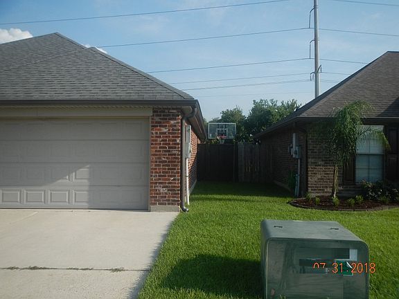 2nd image of 110 N Pin Oak Dr