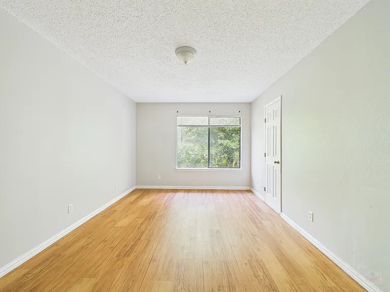 9520 Quail Village Ln — Photo 48