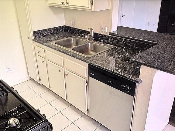 4th image of 3935 Berry Dr APT 6