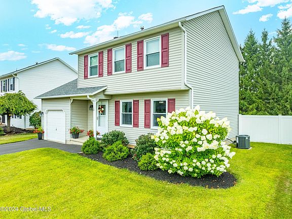 4th image of 10 Corina Ct