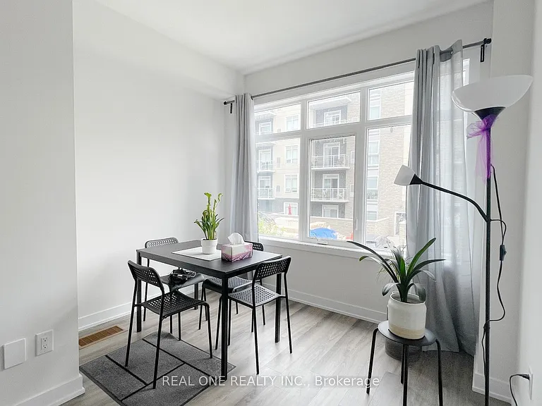 1 Markle Cres — Photo 10