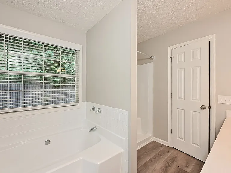 85 Paris Dr — Photo 11
