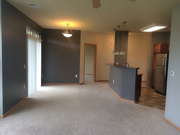 5th image of 2568 Leopold Way APT 215