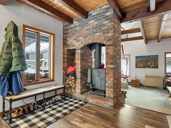 5th image of 4 Bear Village Road