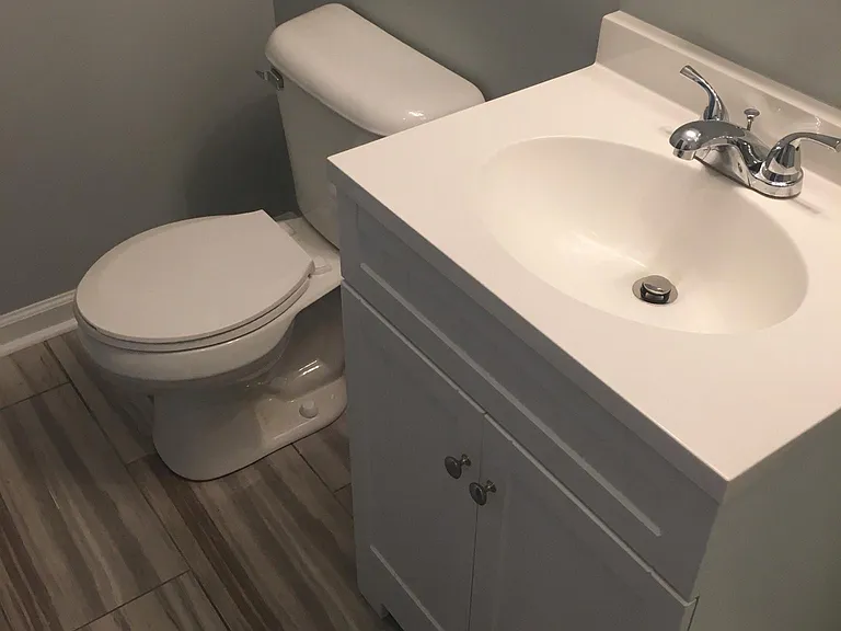 Studio bathroom