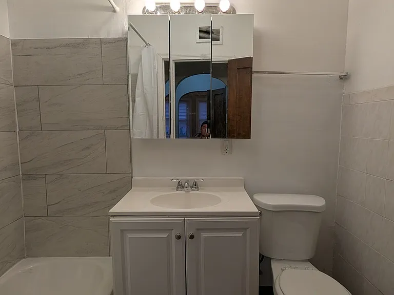 1300 N Pine Ave #2 — Photo 3