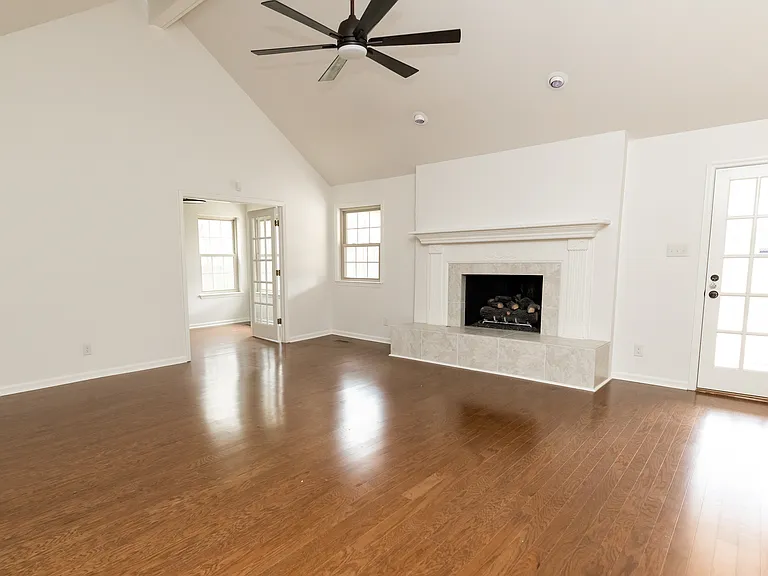 6601 Evergreen Dr — Photo 2