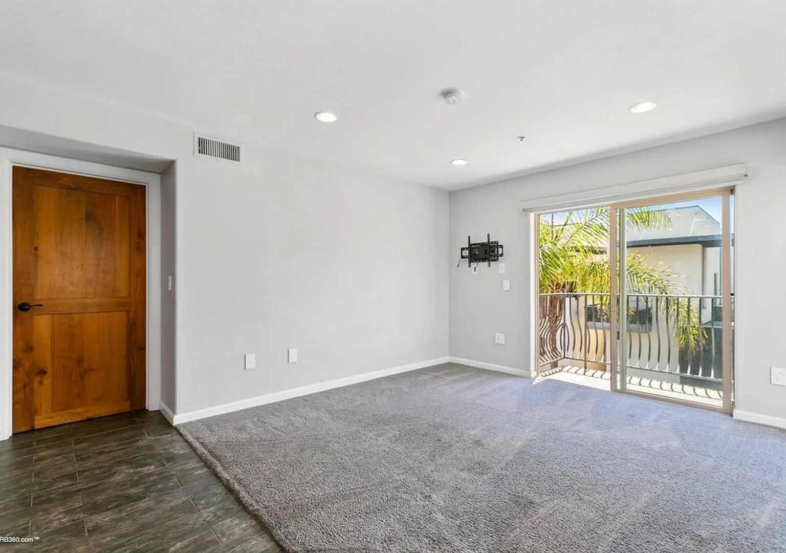 2 Bed 2 Bath Little Italy Condo — Photo 3