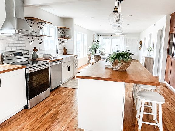 5th image of 360A Tabor Dr #A