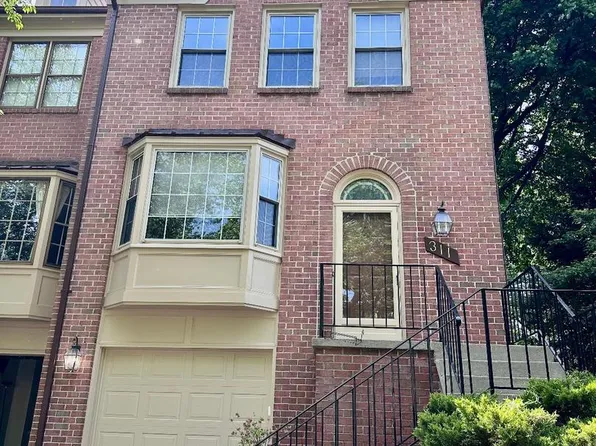 311 Lynn Manor Dr, Rockville, MD 20850