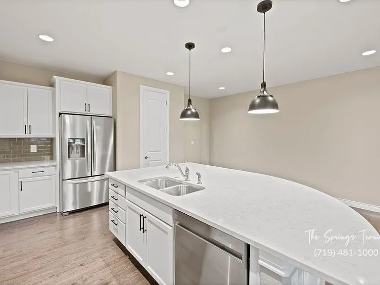 9547 Dewitt Dr — Photo 14