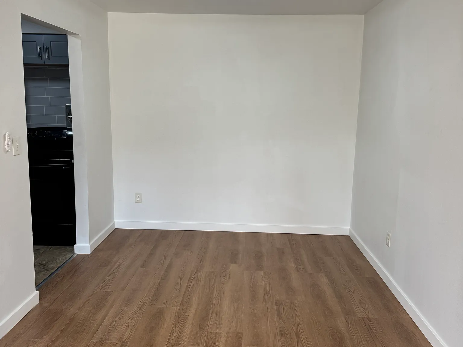 2 bed, 868 sqft, $1,500 — Photo 2