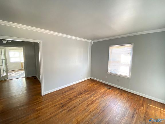 5th image of 2415 Bonita Dr SW
