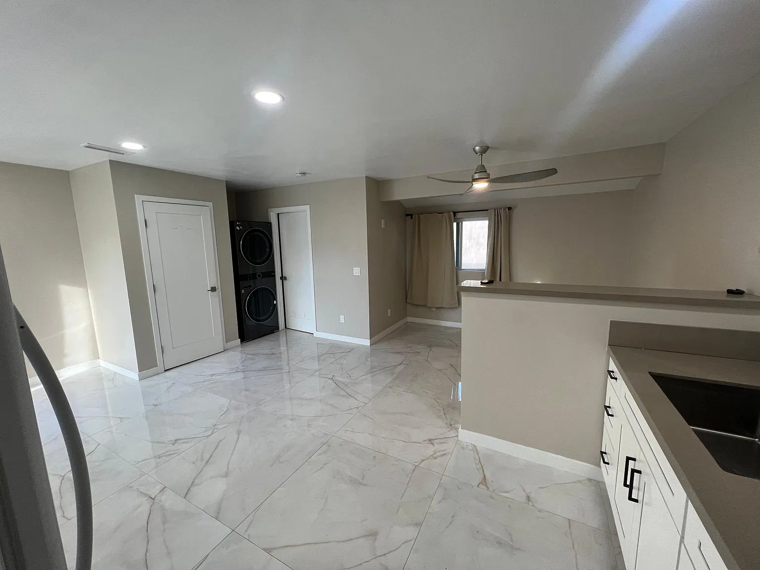4661 Mount Frissell Dr — Photo 2