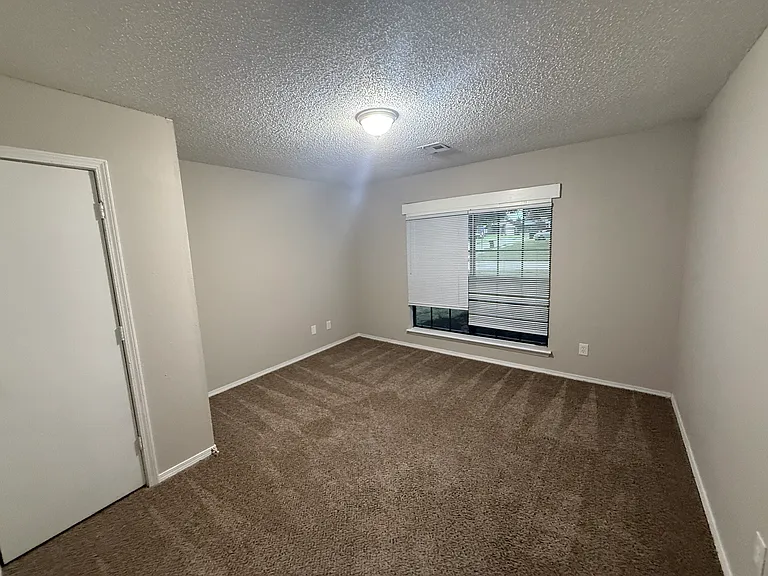 1110 W Birmingham Pl — Photo 10