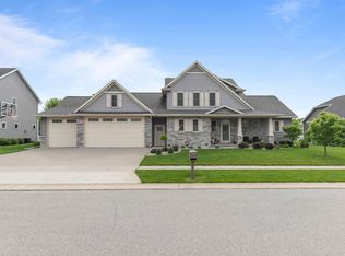 N8932 Harrisville Ct, Menasha, WI 54952