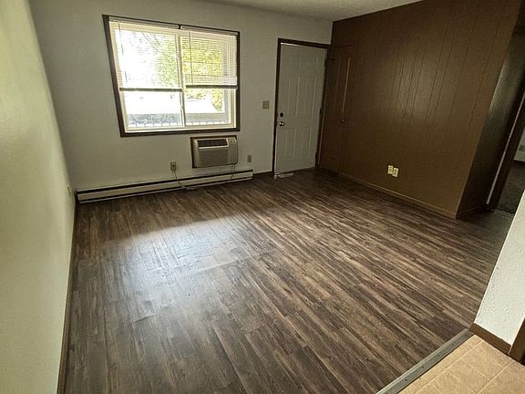 4th image of 828 Gould St APT 7