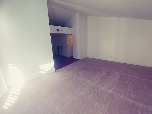 3rd image of 2572 Los Altos Ave