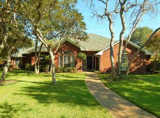 104 Twisted Oak Ln, Crawford, TX 76638