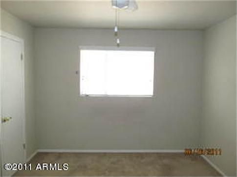 5th image of 912 W Campus Dr