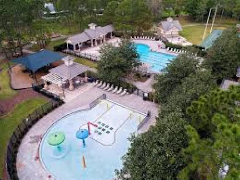 Osprey Club. Tennis courts, basketball and more fun at another pool