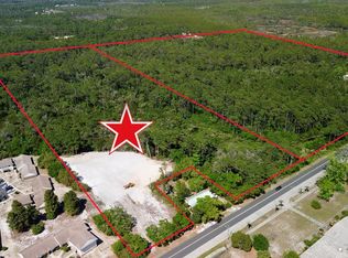 902 Gray Ave, Carrabelle, FL 32322