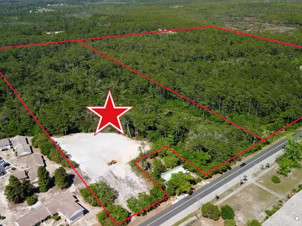 902 Gray Ave, Carrabelle, FL 32322