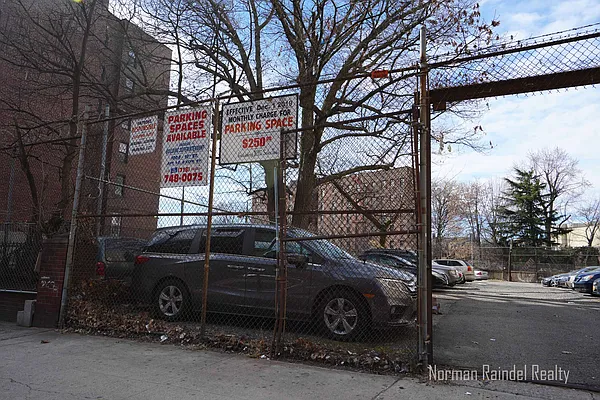 Rented by Norman Raindel, LREB | media 38