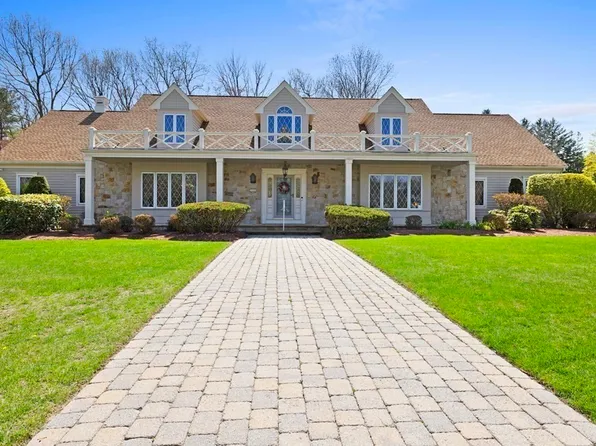 33 Cypress Dr, Brockton, MA 02301