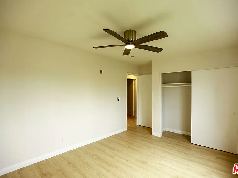 833 S Orange Grove Ave #5 — Photo 5
