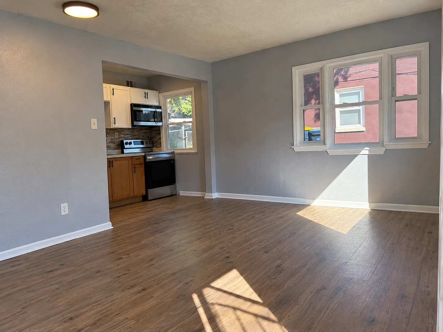 4 bed, 1290 sqft, $1,500 — Photo 3