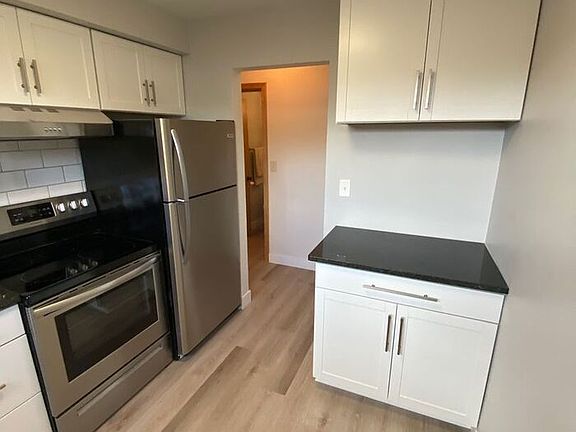 2nd image of 636 Larpenteur Ave W Floor 2