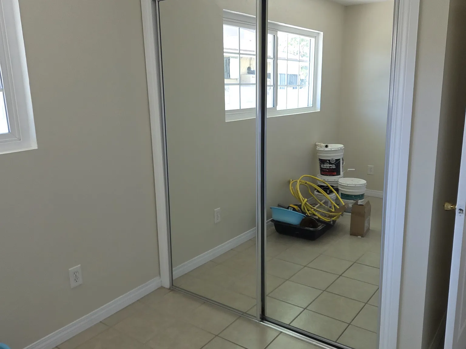 1545 Plaza Del Amo — Photo 2