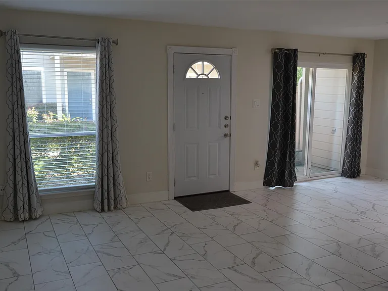 2379 Briarwest Blvd #25 — Photo 14