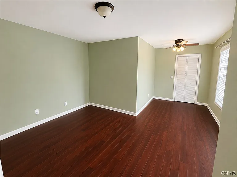 923 Emmett St — Photo 23