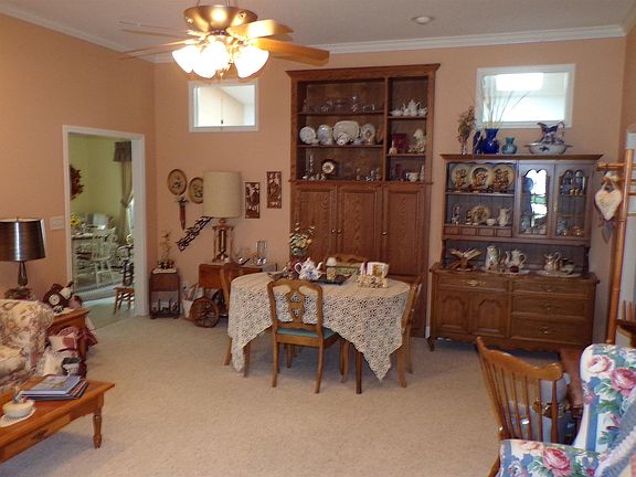 3rd image of 2812 Husker Ln