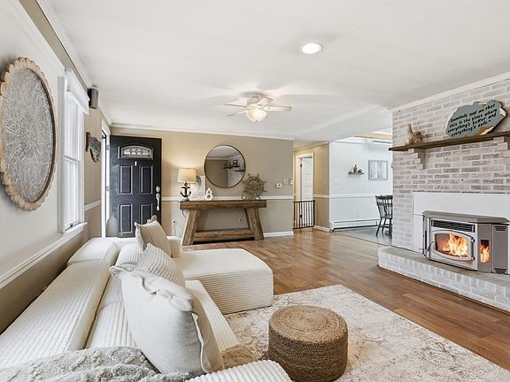 5th image of 8 Sweet Apple Tree Ln