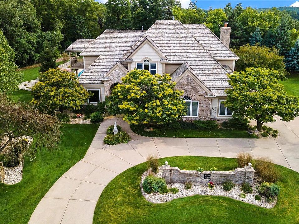W307N1611 Shadowood POINT, Delafield, WI 53018 MLS 1850475 Zillow