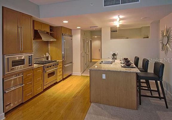 3rd image of 1120 E Kennedy Blvd Unit 917