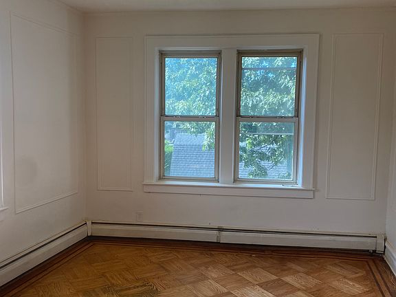 3rd image of 185 High St APT 3