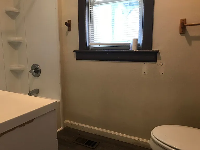 1017 Virginia Ave — Photo 7