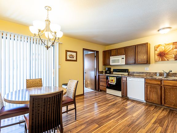 Dining/Kitchen