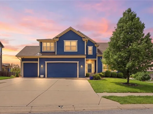 1217 Hampton Dr, Raymore, MO 64083
