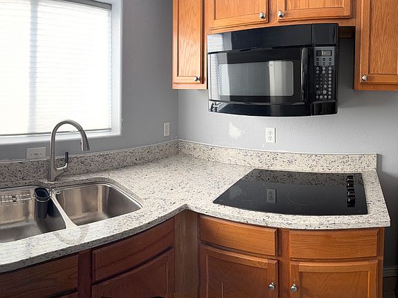 4th image of 1740 W Asbury Ave