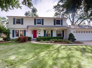 31112 W Chelton Dr, Beverly Hills, MI