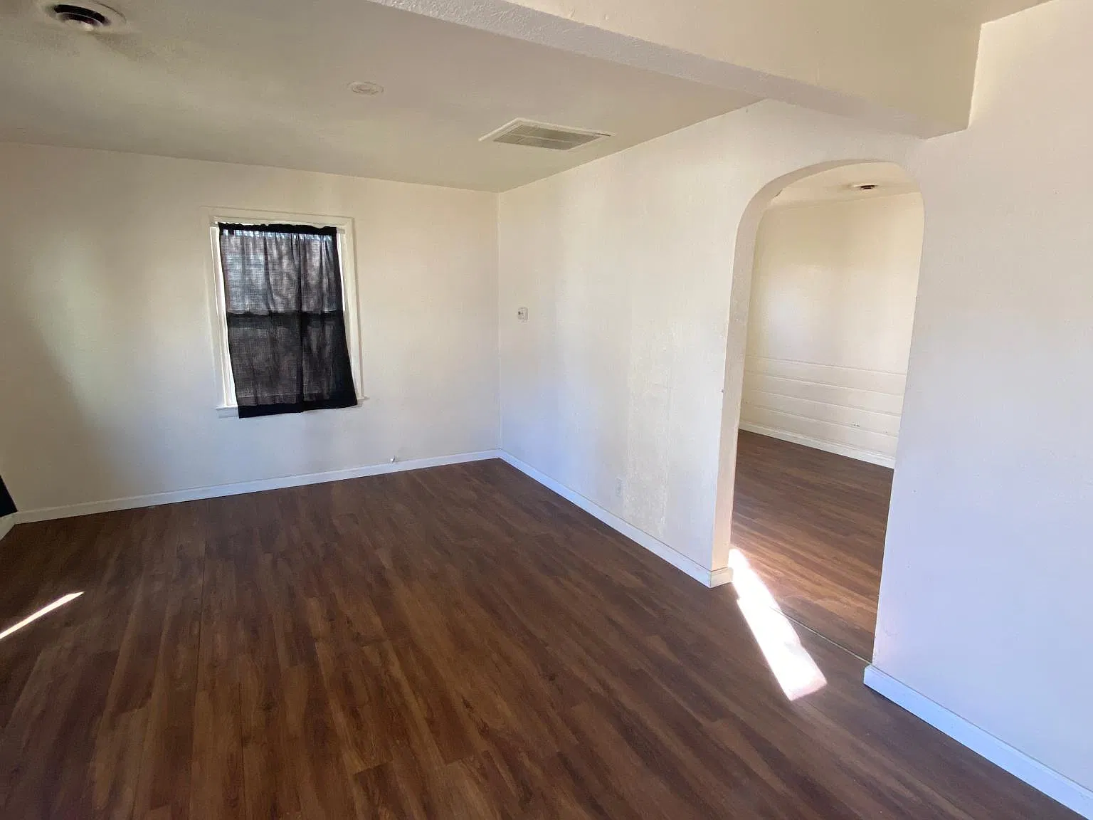 2919 S Acoma St — Photo 3