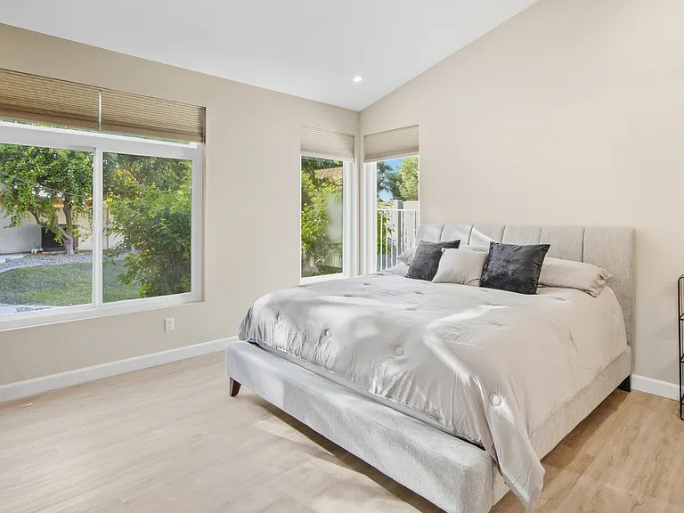 680 N Cordoba Ave — Photo 26